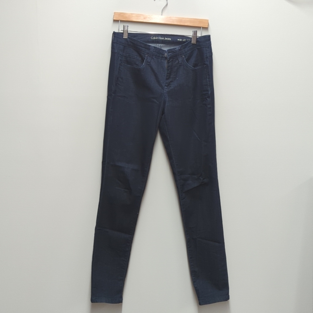 Calvin Klein jeans w28 L32 curvyskinny dark wash
